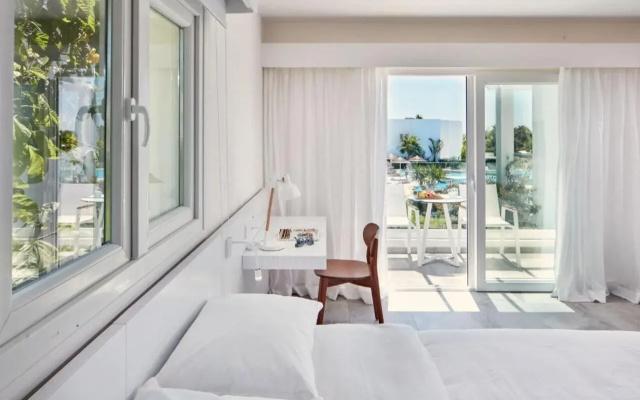 So White Beach Resort