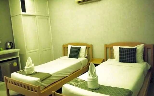 Lenny's Hotels
