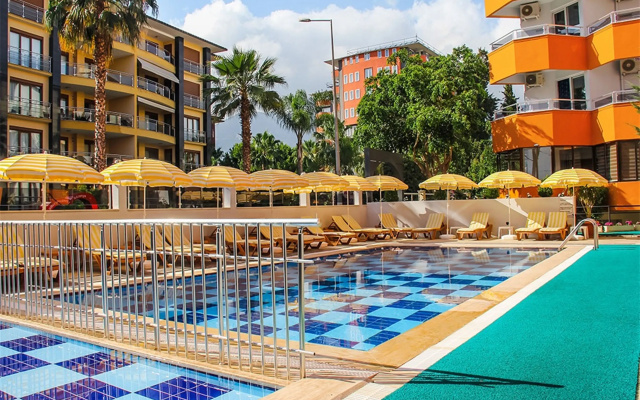 Yaman Life Hotel