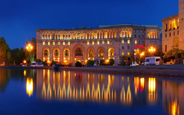 Отель Armenia Marriott Hotel Yerevan