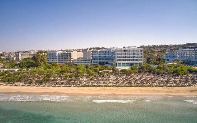 Grecian Bay Hotel — Айя-Напа
